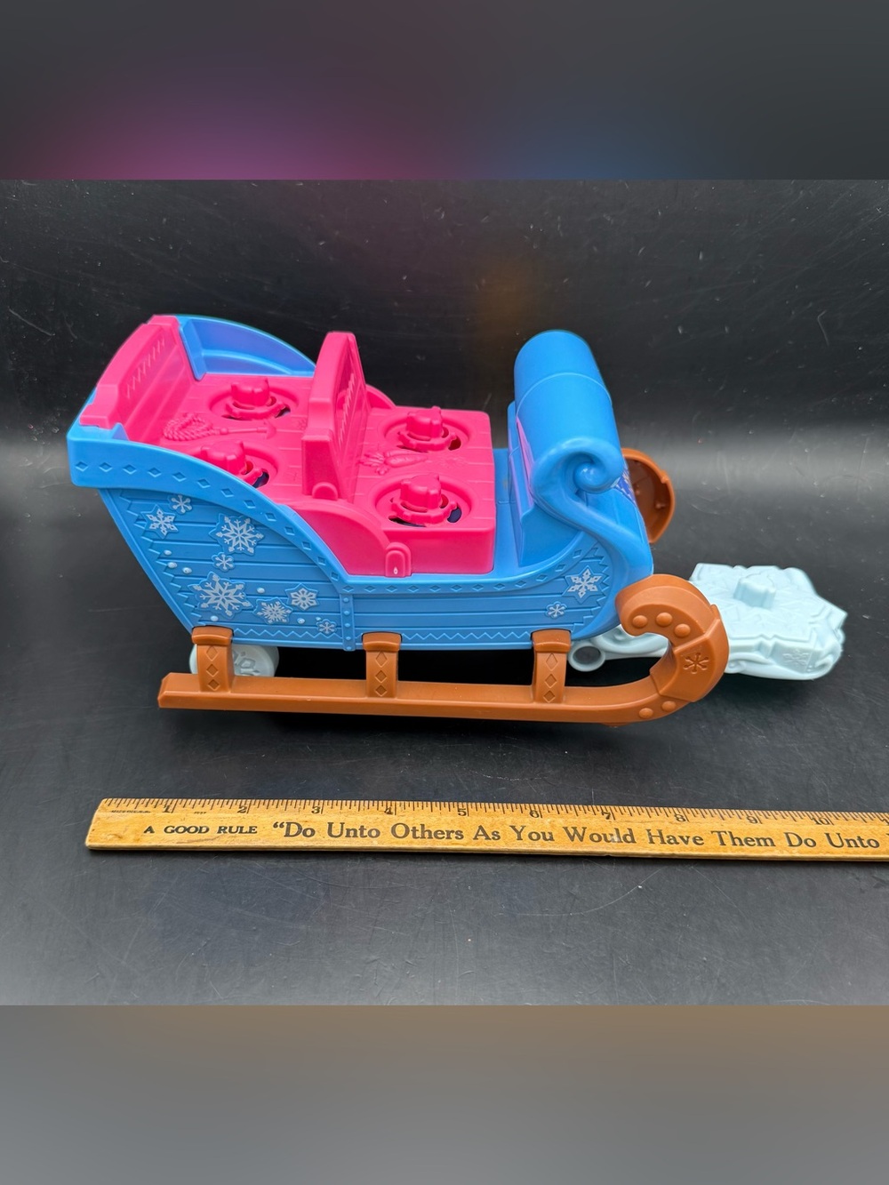 Fisher Price Little People Disney Frozen Kristoff's Light up Sleigh w/4 Figures - Picture 8 of 16